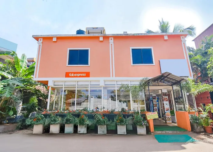 Fabexpress Shanel Beachside Resort - Tito\'S Lane, Baga Beach