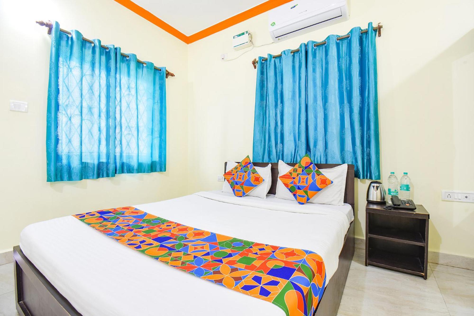 Hotel Fabexpress Shanel Beachside - Tito's Lane, 3*