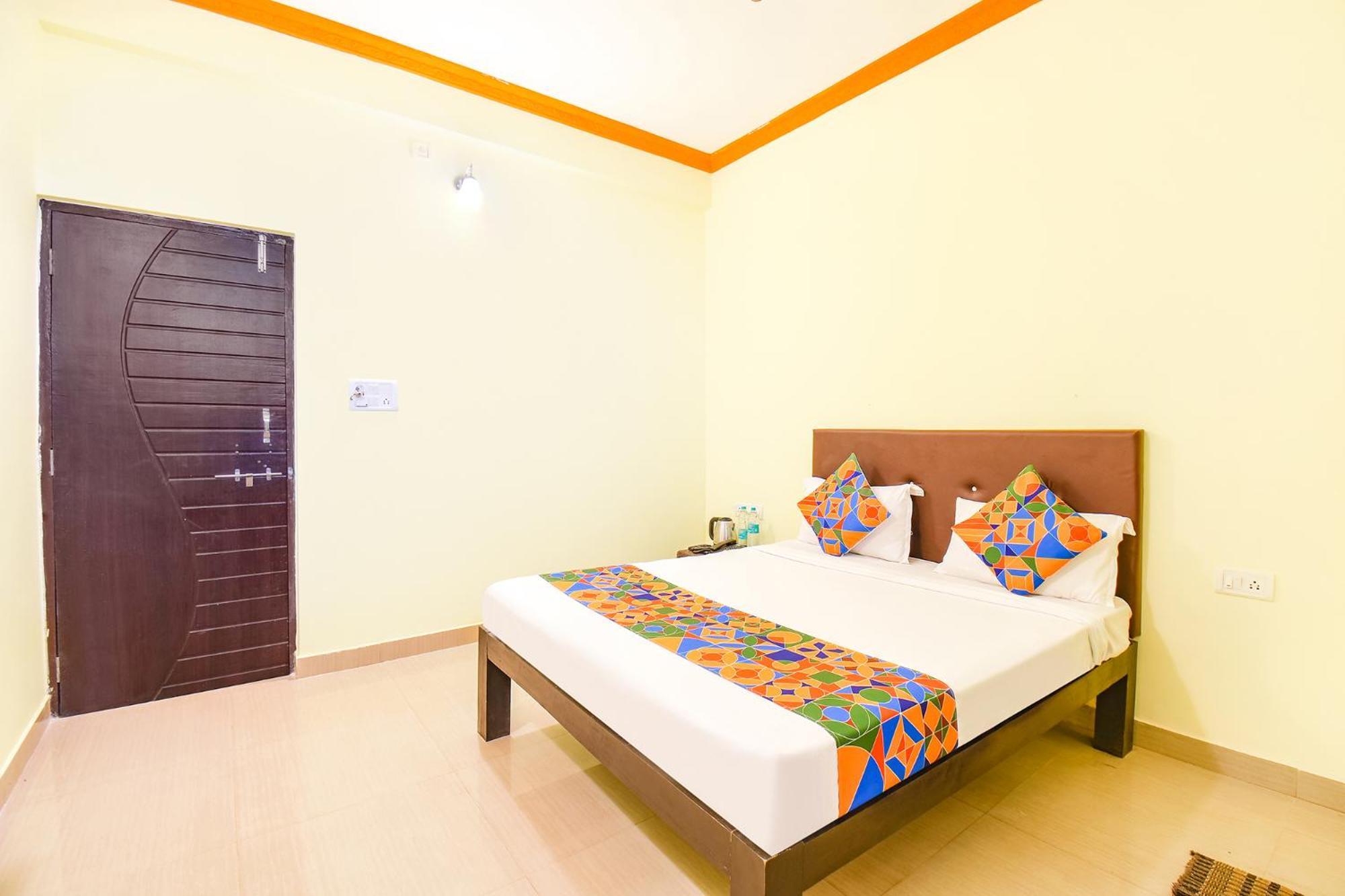 Fabexpress Shanel Beachside - Tito's Lane, Hotel Baga